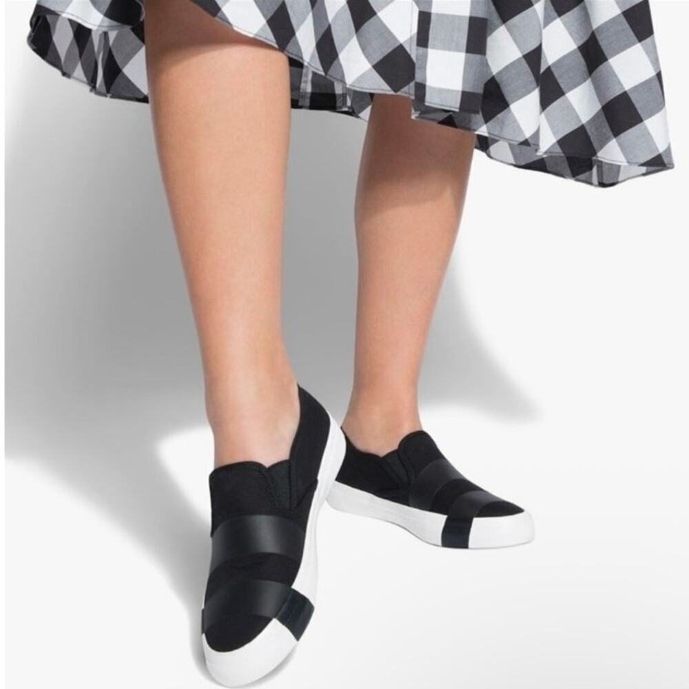 The Office of Angela Scott Sz 9.5 Hammond Slip-on Sneakers Flats Black White
